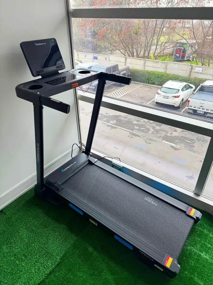 Trotadora para rehabilitación cardiovascular en KineON La Reina